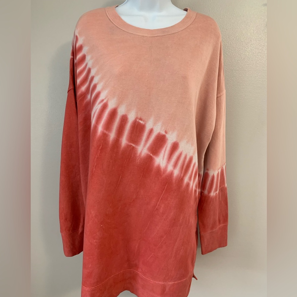 Old Navy Women's Coral and White Ombre Sweatshirt